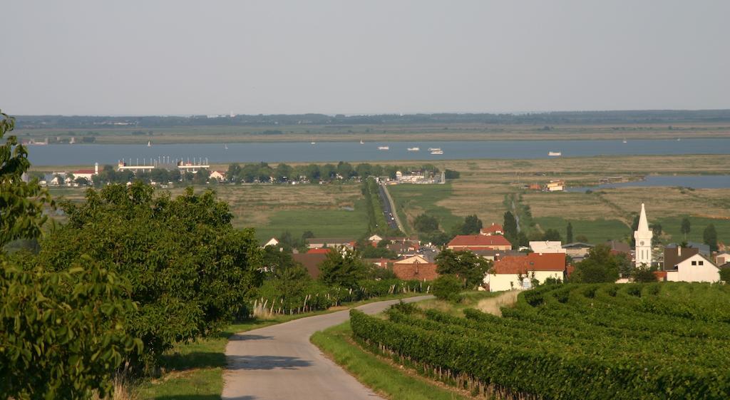 Das Mittelpunkt Mörbisch am See Eksteriør bilde